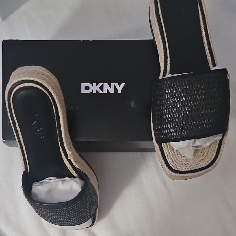 DKNY Fiorella Black and Tan Platform Slides - Women - Size 10 - New In Box